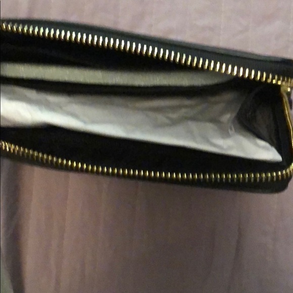 Tory Burch Britten Large Zip Wristlet - Picture 2 of 5